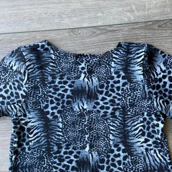 Julia Divina Leopard  Short Sleeve Stretchy Dress - Picture 9 of 12